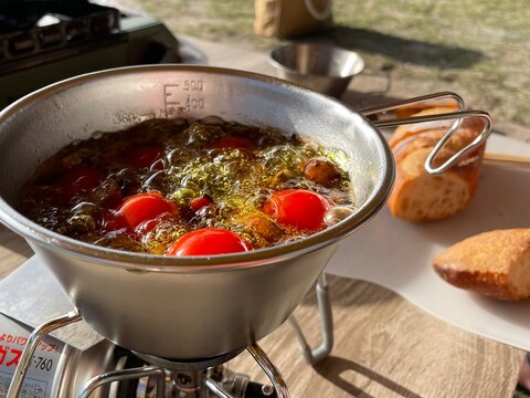 キャンプ料理の定番　簡単アヒージョ